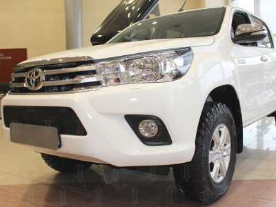 Toyota Hilux (15–) Защита радиатора Premium, хром
